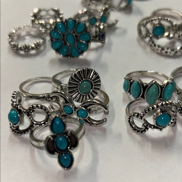 5 RANDOM RINGS - random sizes - all new - Picture 2 of 8